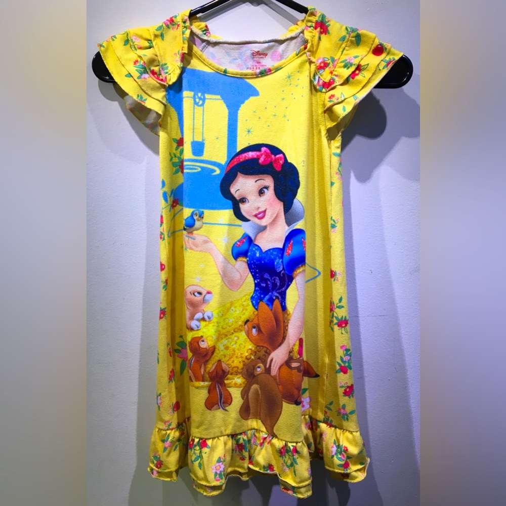 Disney nightgown Snow White size 5/6